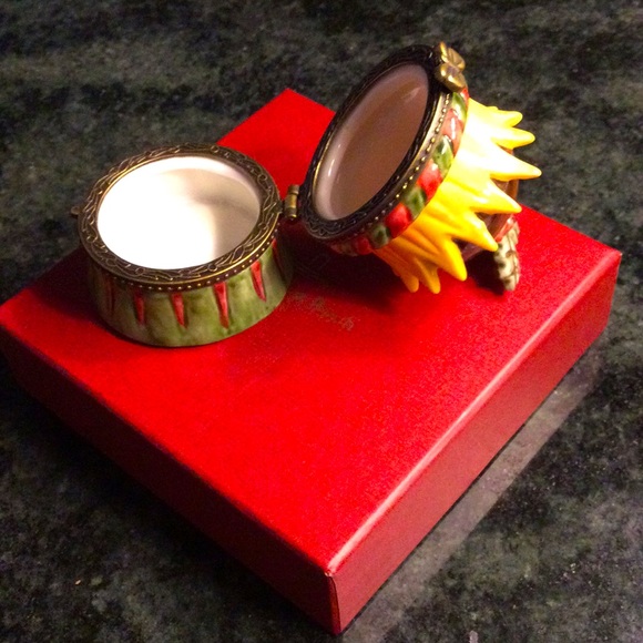 🌲🎁💕 Gorgeous Vintage Trinket- Christmas box - Picture 3 of 5